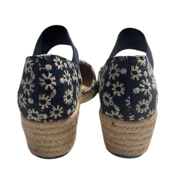 Life Stride Kaylee Blue and White Daisy Denim Espadrille Wedges Size 9.5 NIB - Picture 5 of 10